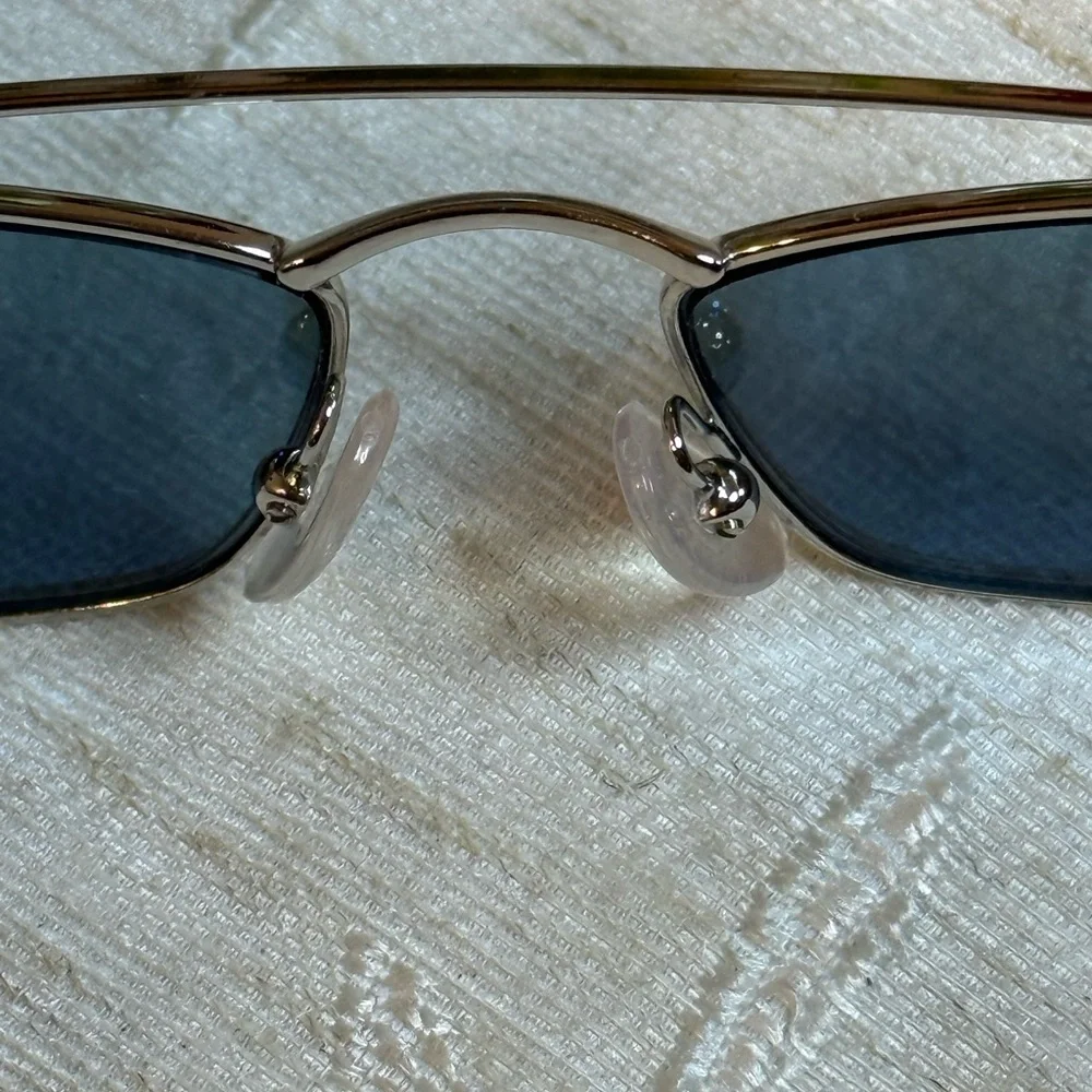 Vtg. Prada Y2K Narrow Blue Cat-Eye Sunglasses Silver Frame Authenticated SPR64U - Picture 9 of 14